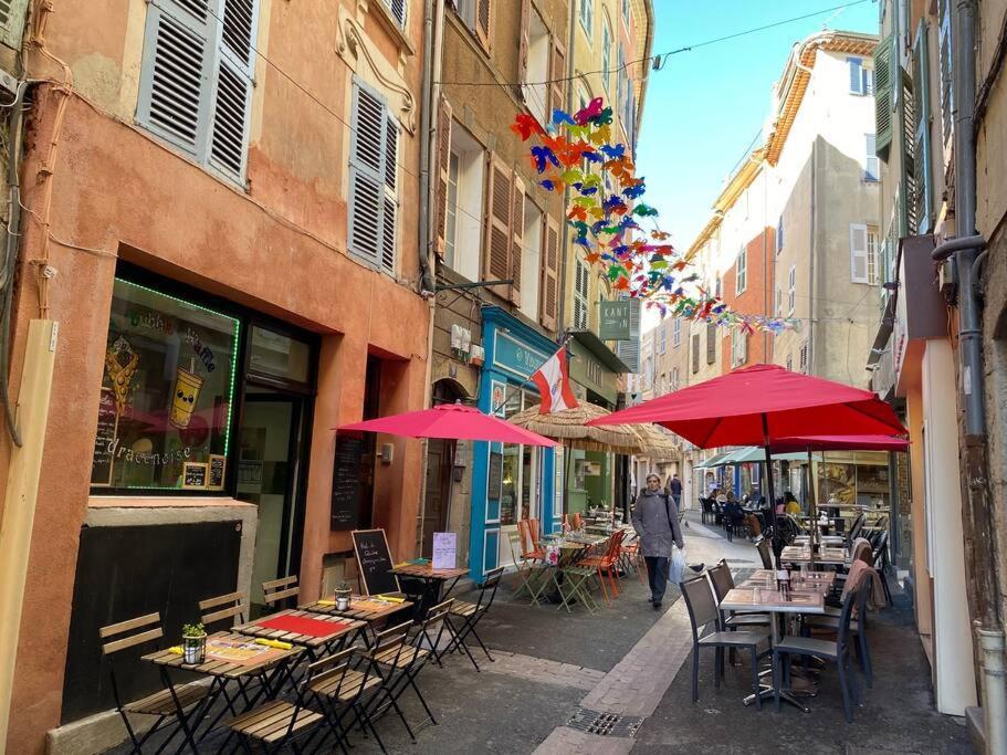 Akropole De Caroline, Central, Lumineux, Calme, Free Parking, Lift, 3 Beds Draguignan Buitenkant foto