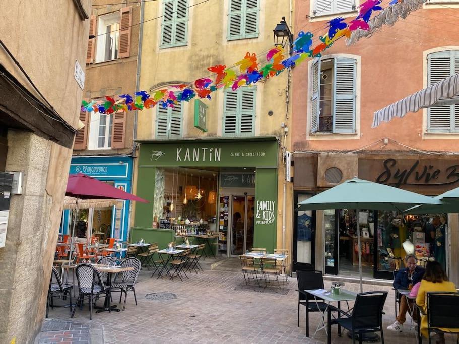 Akropole De Caroline, Central, Lumineux, Calme, Free Parking, Lift, 3 Beds Draguignan Buitenkant foto