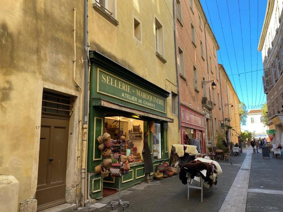 Akropole De Caroline, Central, Lumineux, Calme, Free Parking, Lift, 3 Beds Draguignan Buitenkant foto